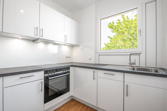 Topausgestattete Zweit-Küche im DG