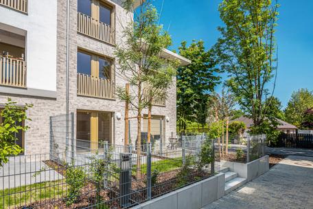 New construction/first occupancy: Trendy townhouse with southeast garden and sunny roof terrace