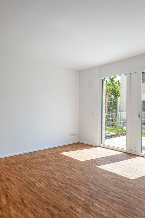 Wohn-/Essbereich mit Garten