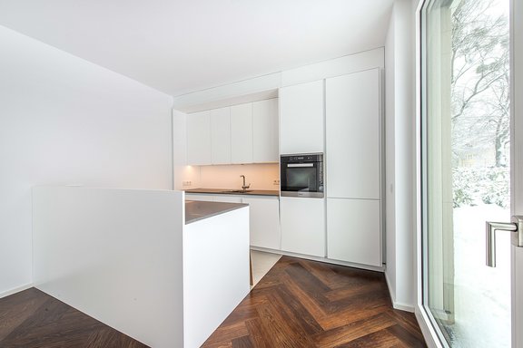 Custom made fitted kitchen