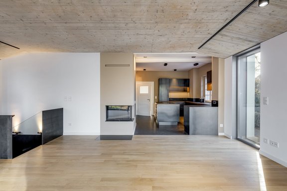 Living/dining area with fireplace