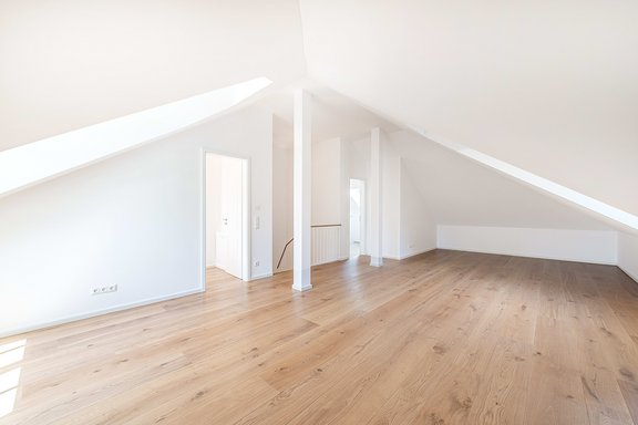 Spacious studio with dormer