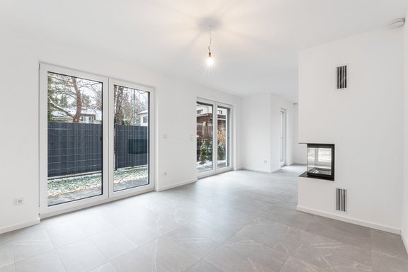 Eleganter Panoramakamin