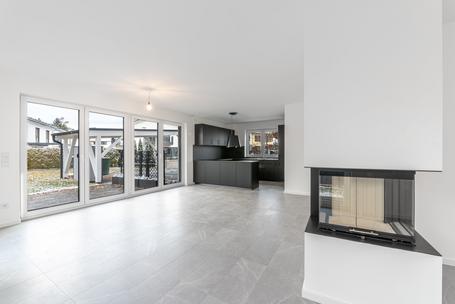 First occupancy: house half with 6 rooms and stylish flair