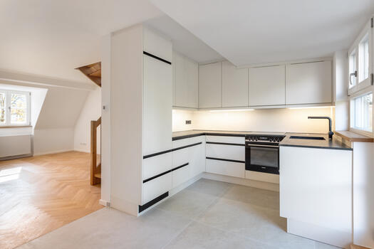 Fitted carpenter's kitchen with branded appliances
