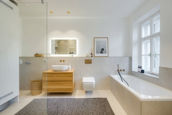 Elegantes Hauptbad mit hochwertigster Ausstattung