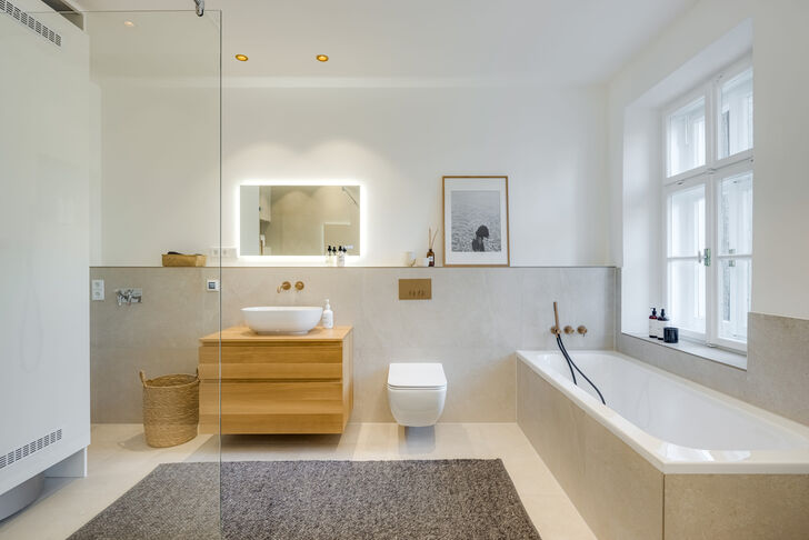 Elegantes Hauptbad mit hochwertigster Ausstattung