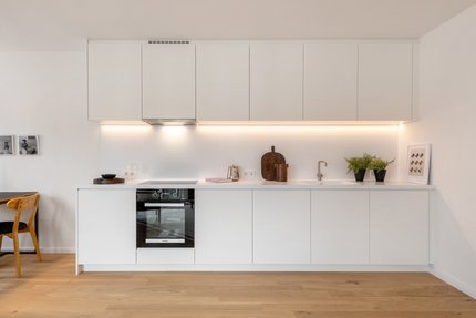 Schreinerküche mit Geräten