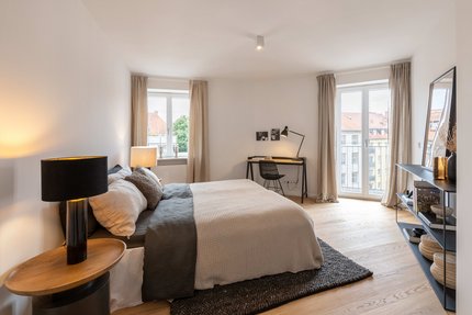 Schlafzimmer mit Homeoffice