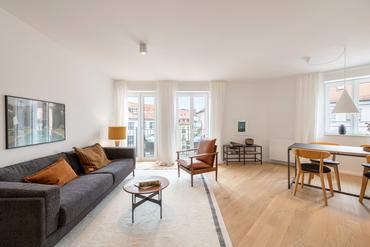 Erstbezug in Isarnähe: Edel saniertes 2-Zimmer-Domizil mit Balkon