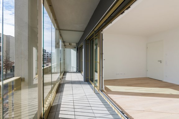 Überdachte Süd-Ost-Loggia