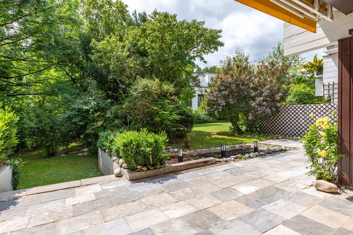 Sonnenerfüllte Südterrasse