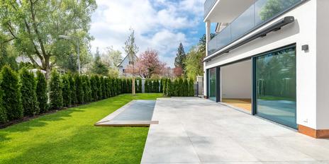 Erstbezug: Luxuriöse 4-Zimmer-Gartenwohnung nahe der Hochleite