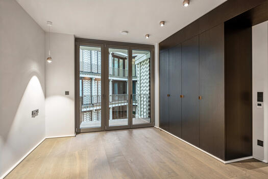 Bedroom with fixtures
