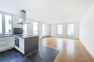 First-time occupancy: Modern 4-room apartment with high-quality furnishings and approx. 35 m² terrace
