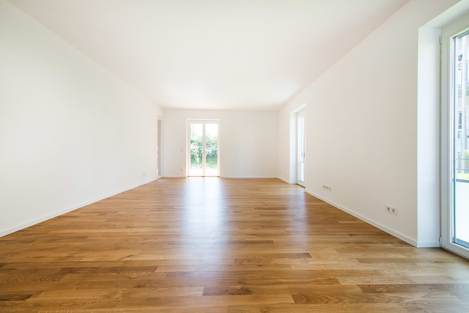 Lichterfülltes Wohnzimmer