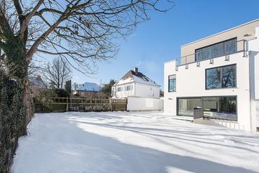 First occupancy: Modern townhouse with 6 rooms, sunny garden and noble equipment