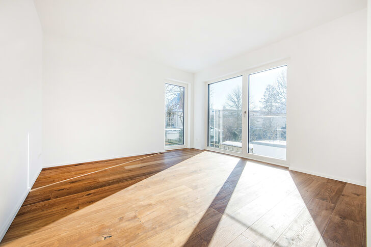 Schön geschnittenes Schlafzimmer im 1 OG