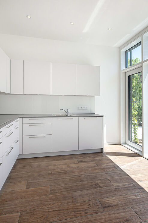 Einbauküche mit Südterrasse