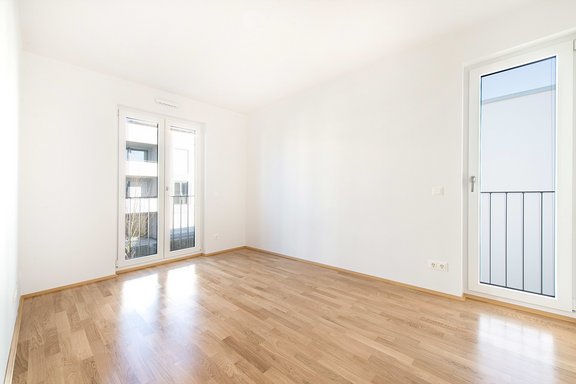 Gut geschnittenes Zimmer im OG