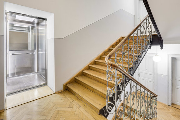 Historisches Flair mit Lift