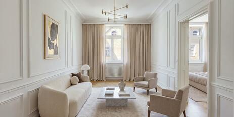 First-time occupancy following a high-quality renovation: A very charming 2.5-room apartment in an older building with a balcony