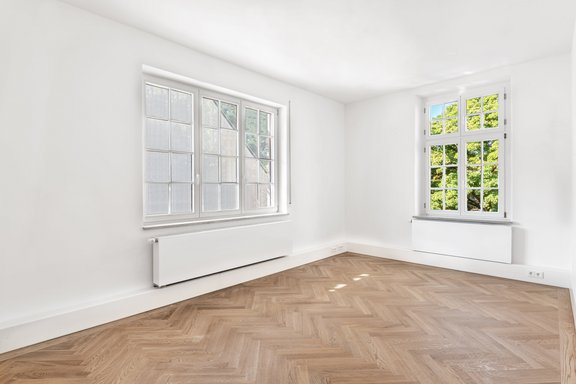 Sprossenfenster und Parkett