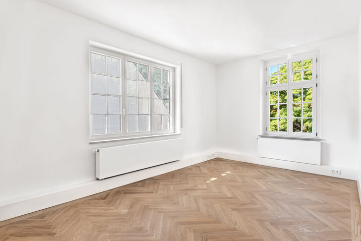 Sprossenfenster und Parkett