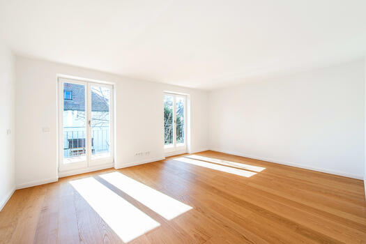 Helles Schlafzimmer mit Süd-Balkon