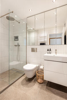 Timelessly elegant bathroom