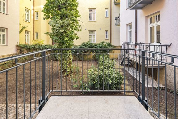 West-facing balcony to the inner courtyard
