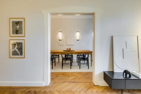 Erstbezug nach Sanierung: Zauberhafte 3-Zimmer-Jugendstil-Wohnung mit Balkon