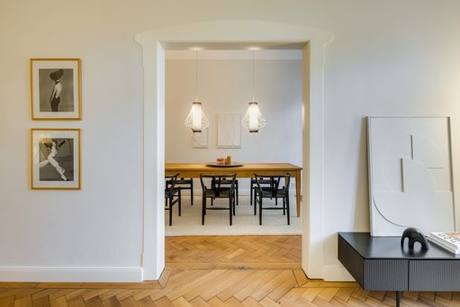 Watch video: First-time occupancy after renovation: Enchanting 3-room Art Nouveau apartment with balcony