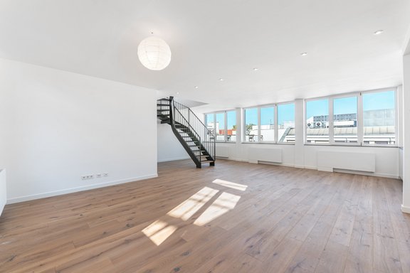 Treppe zur Rooftop-Terrasse