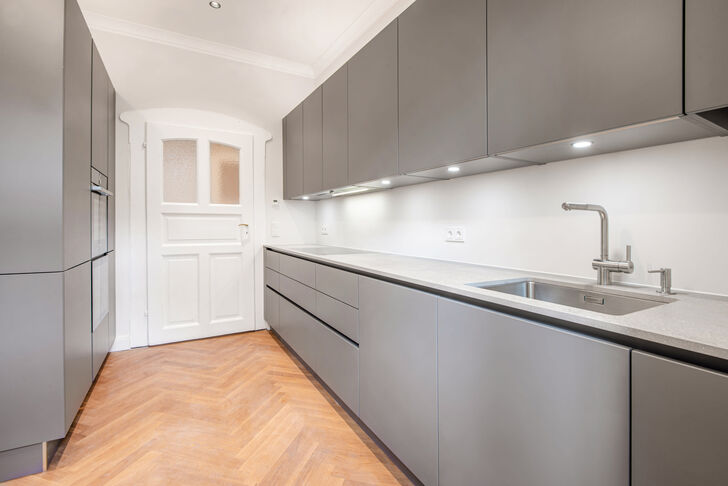 Hochwertige Küche mit Markengeräten