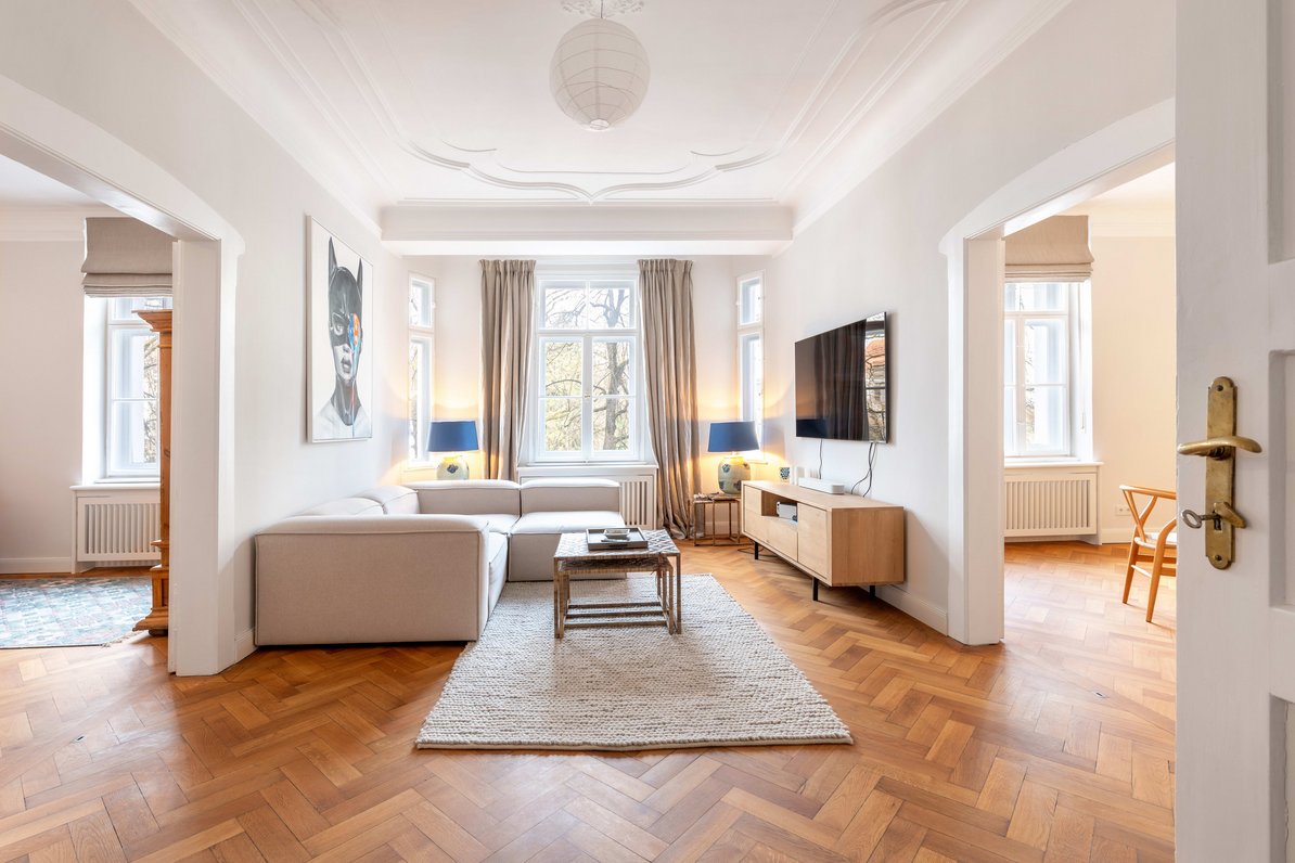 Living/dining area