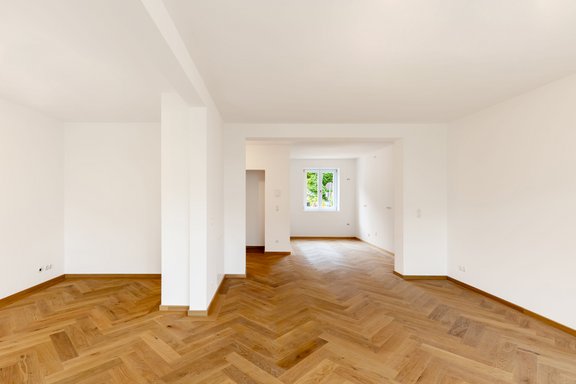 Living, eating and cooking on the ground floor