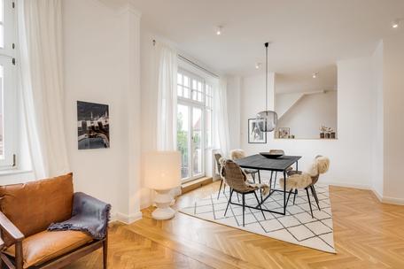First-time occupancy after renovation: noble attic maisonette in art nouveau old building from 1910
