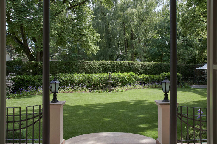 Freitreppe in den Garten