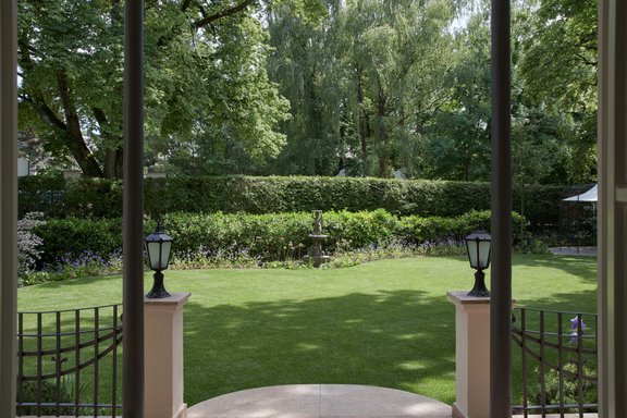 Freitreppe in den Garten