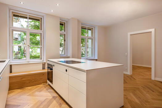 Cooking island with dining area