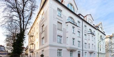 Erstbezug nach Sanierung: Ruhige 2,5-Zimmer-Altbauwohnung in ruhiger Lage