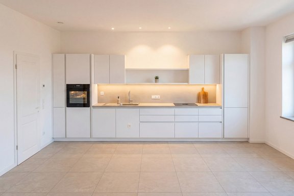 Moderne Einbauküche mit Markengeräten (Visualisierung)