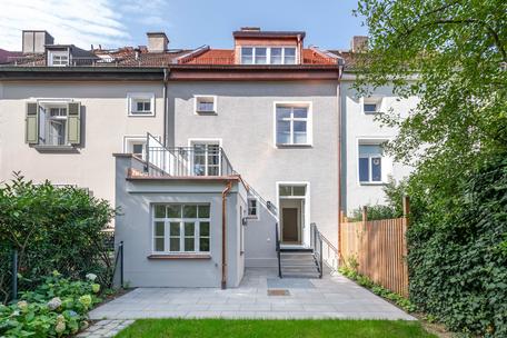 First occupancy after renovation: Stylish Gerner townhouse from 1897 with heat pump