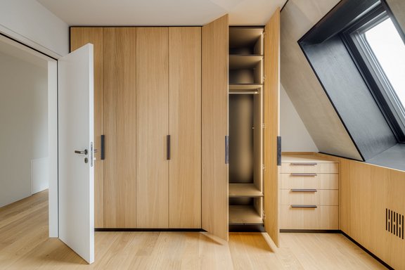 Zahlreiche Maßeinbauten