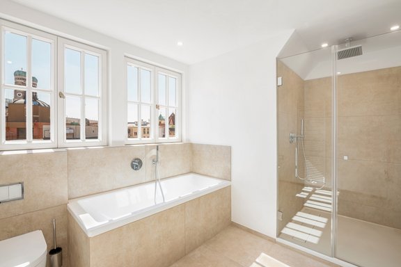 Puristisch-elegante Ausstattung