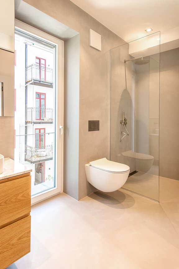 Lichtdurchflutetes Duschbad