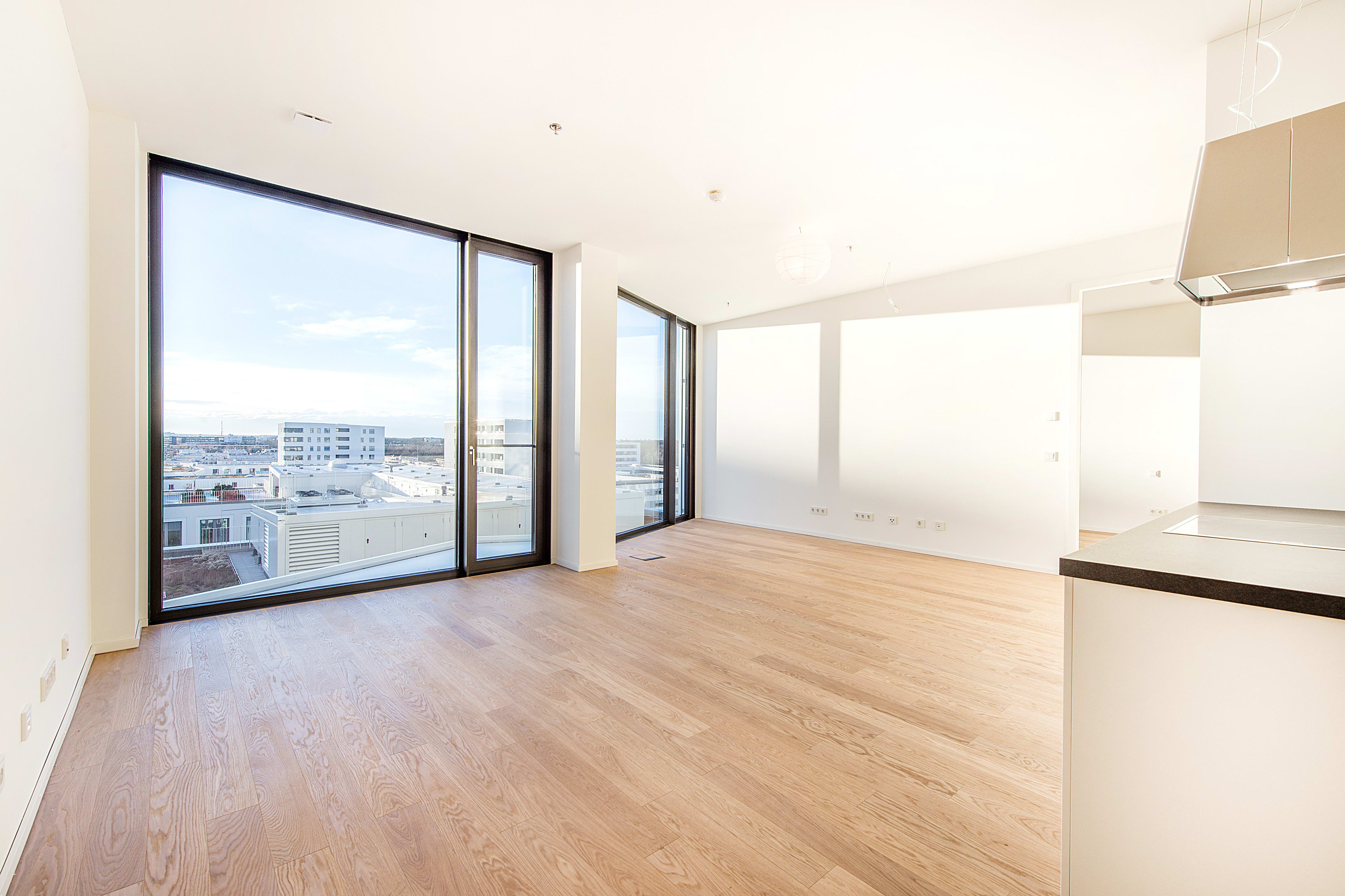 Erstbezug Stylishe 2 Zimmer Wohnung Mit Grandiosem Blick Und Concierge Im Friends Tower