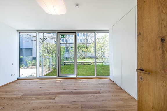 Zimmer mit Gartenzugang