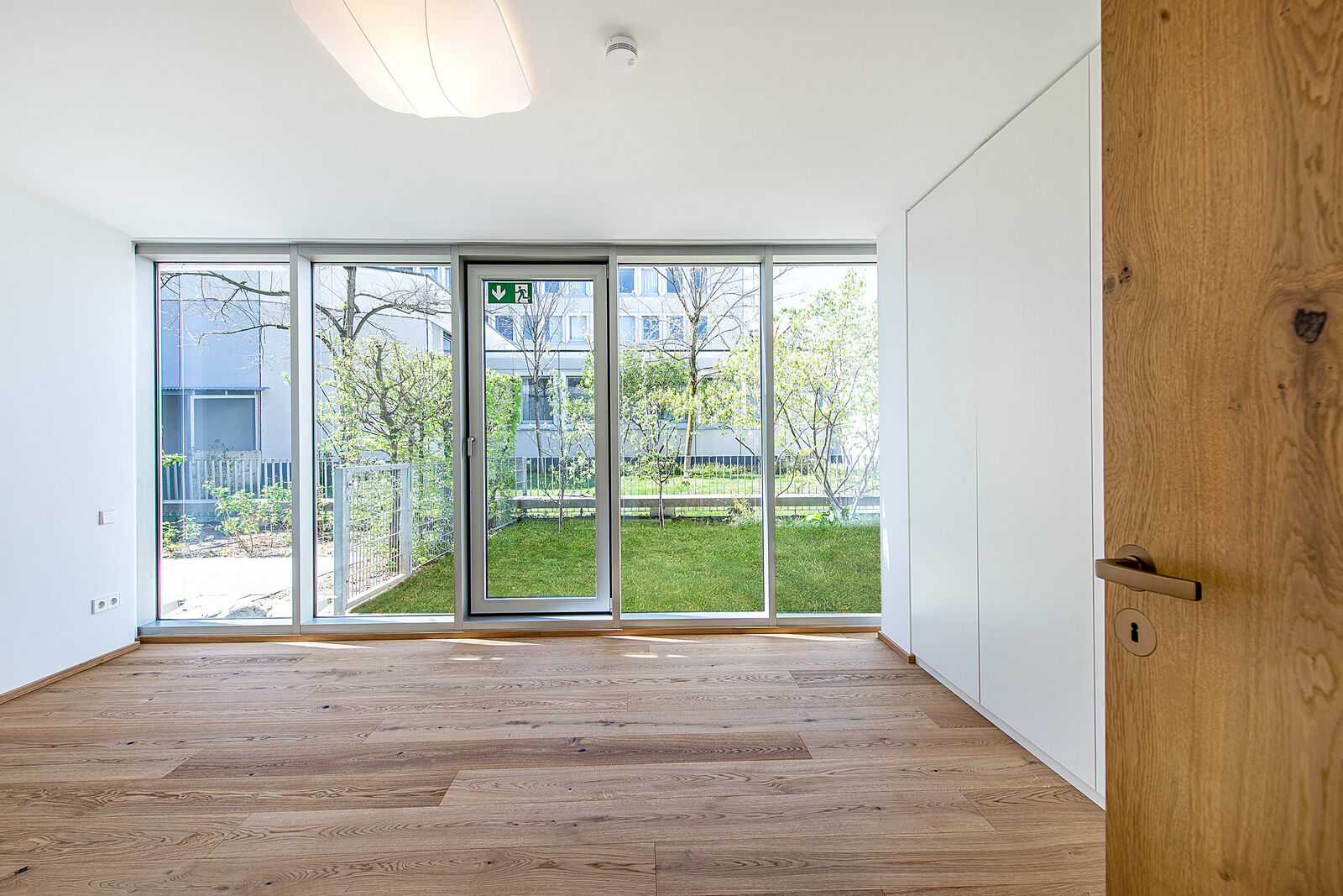 Zimmer mit Gartenzugang